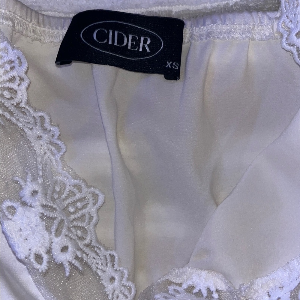 Cider Size XS Lace Trim V-Neck Off White Cream Honeymoon Coquette Teddy Romper - Picture 2 of 9